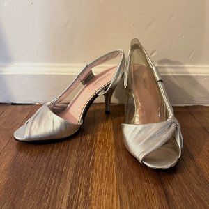 Seychelles Silver Leather 4" High Pumps